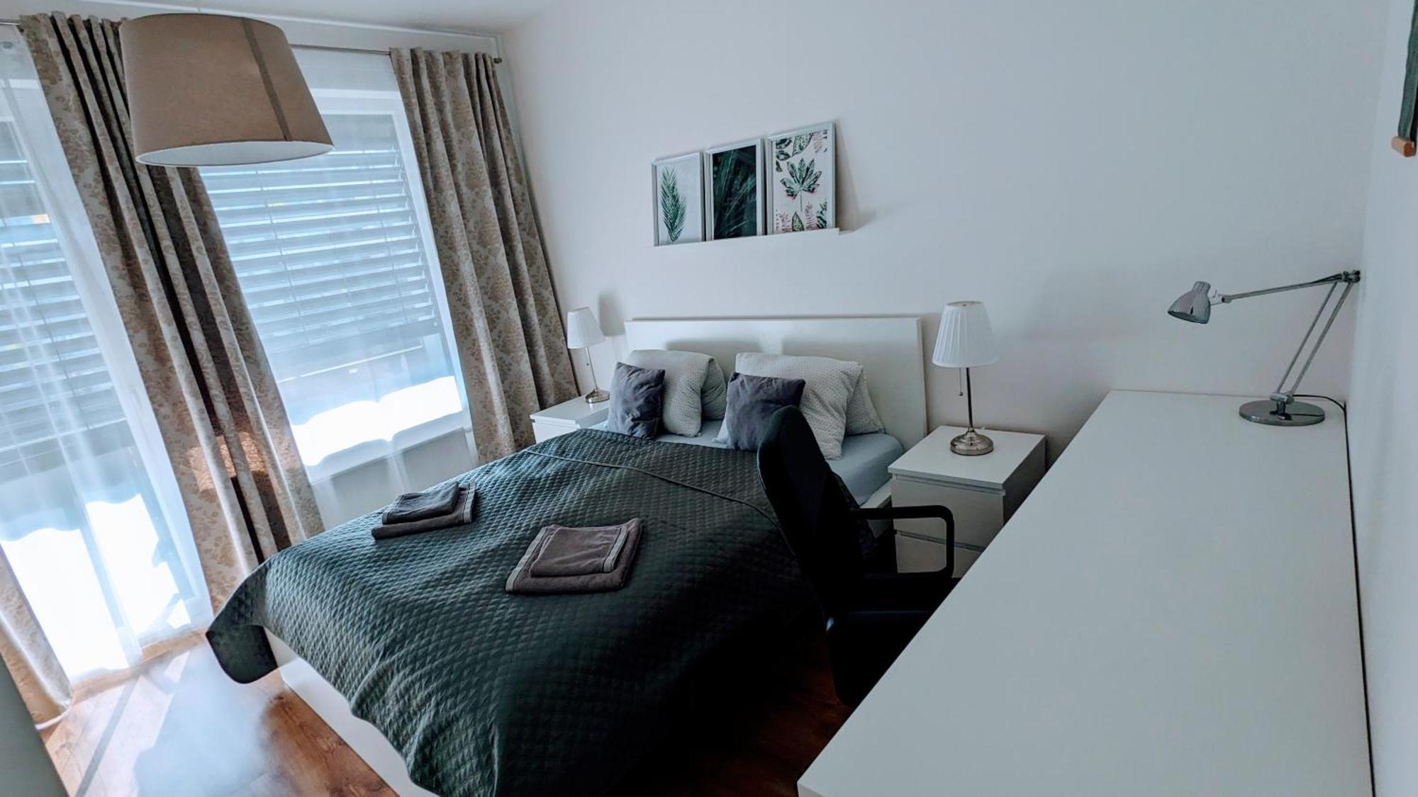 E1 Luxury Oldtown Apt - 2X Parking, Foodstore, Pcscreen, Netflix, Unlimited Music, Crib, Babychair, Fastwifi, Aircon Košice Exterior foto